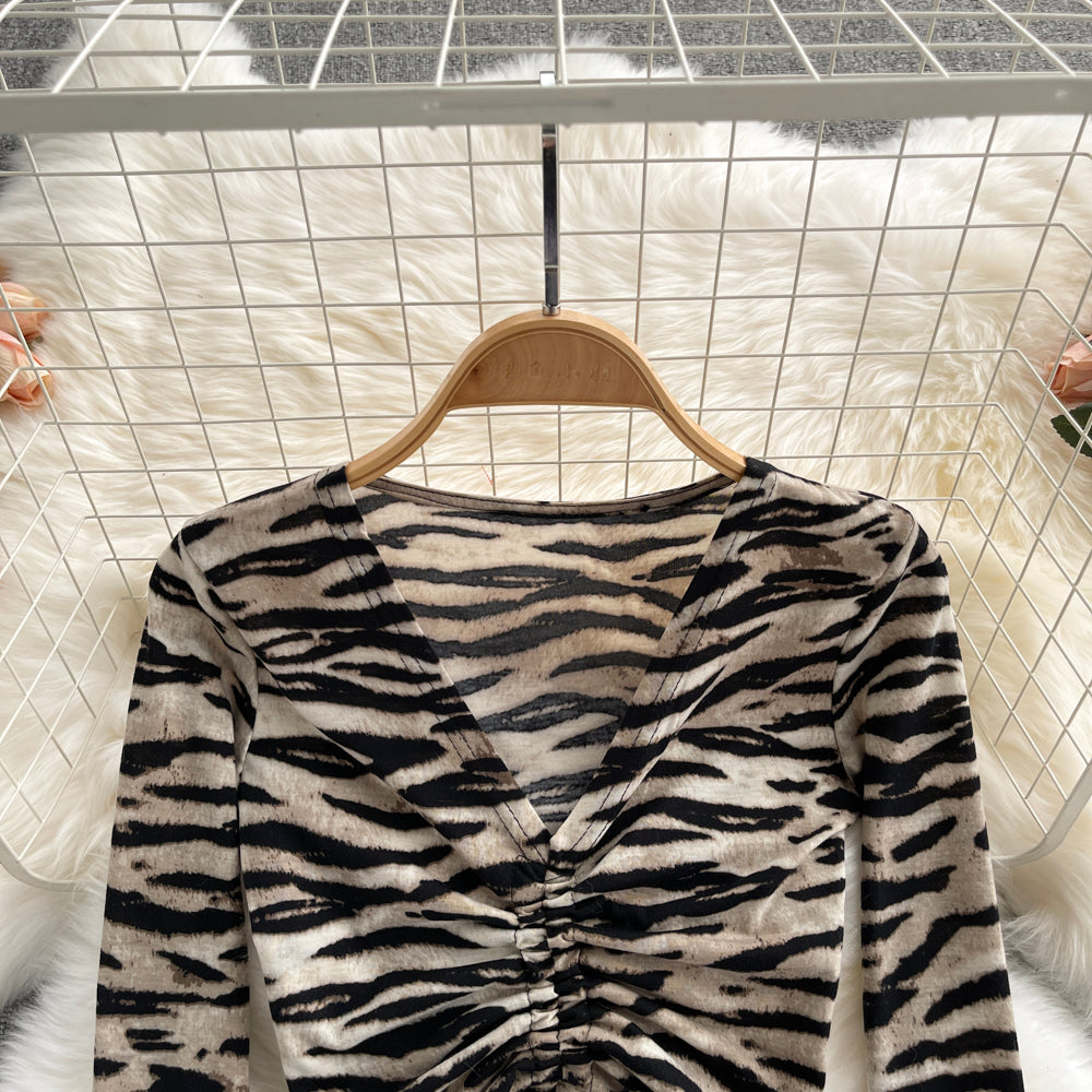 Leopar V Yaka Fırfırlı Bağlama Uzun Kollu T-Shirt