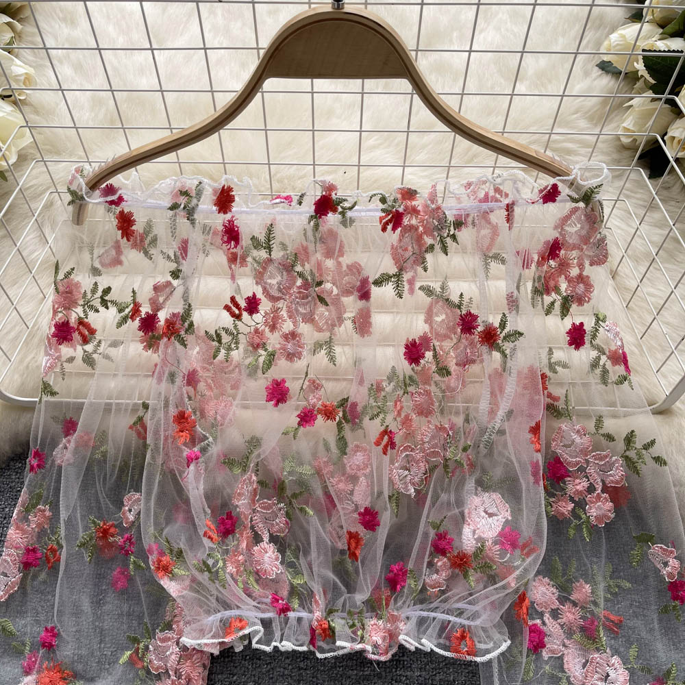 Off-shoulder Çiçek Nakışlı Dantel Bluz