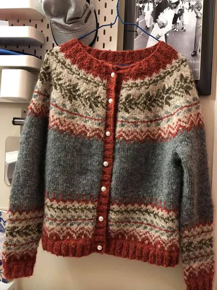 Abigail - vintage-jacquard'dan yapılmış rahat, düğmeli kazak