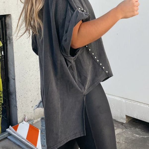 Yüksek Rulolu Kollar ve Perçinlerle Oversize T-Shirt