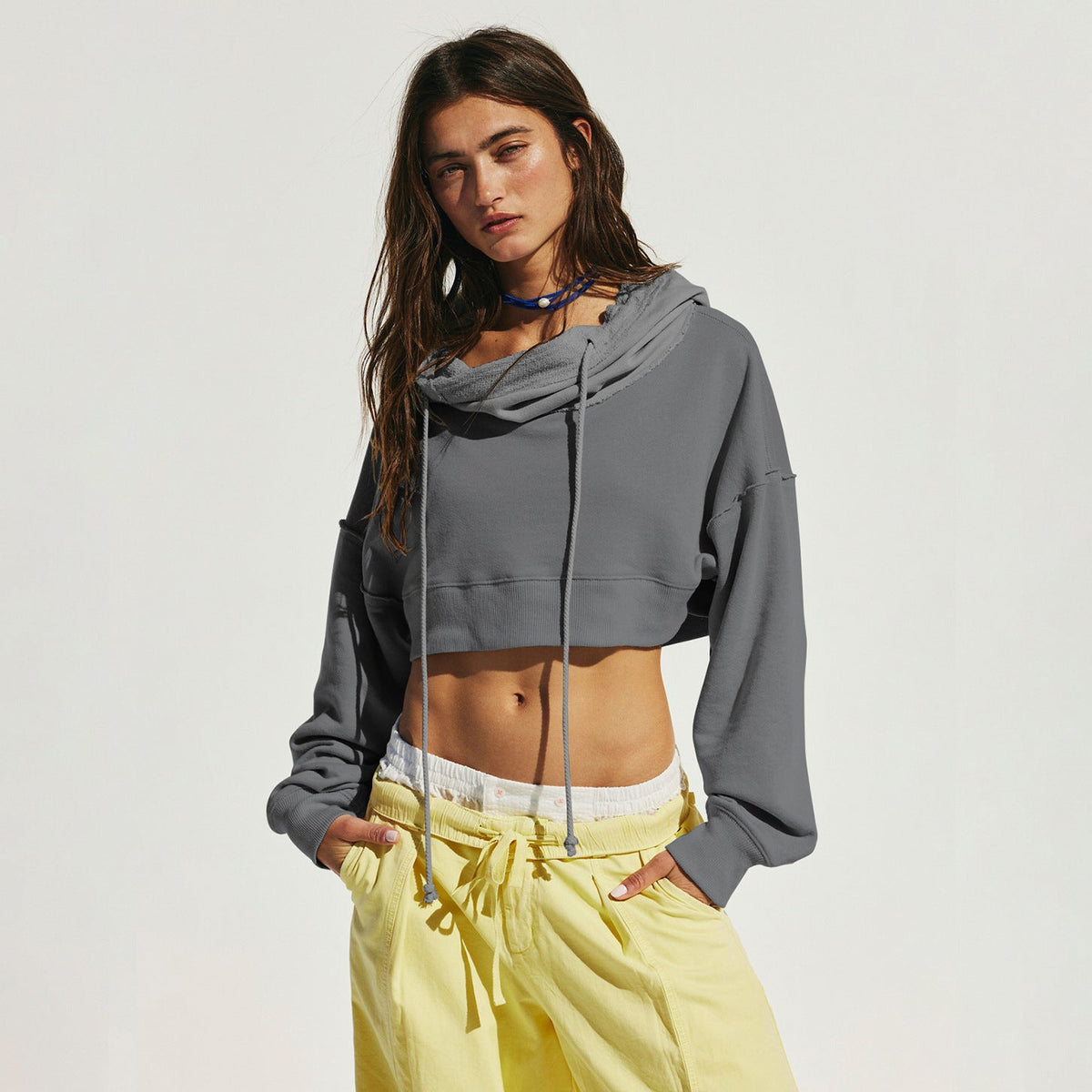 Drapeli Yaka Kısa Kapüşonlu Sweatshirt