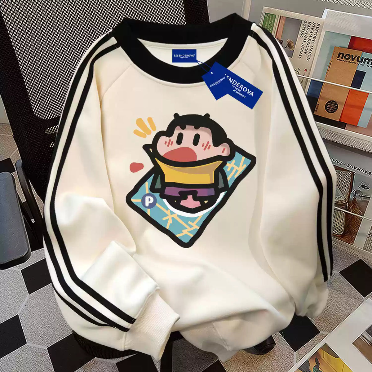 Crayon Shin-chan Baskılı Yuvarlak Yaka Sweatshirt