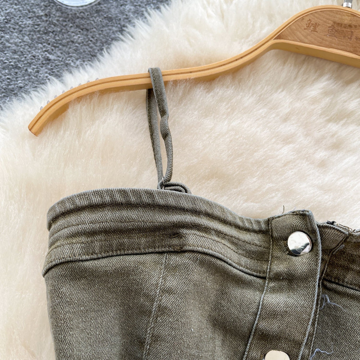 Kore Tarzı Niş Denim Askılı Tişört
