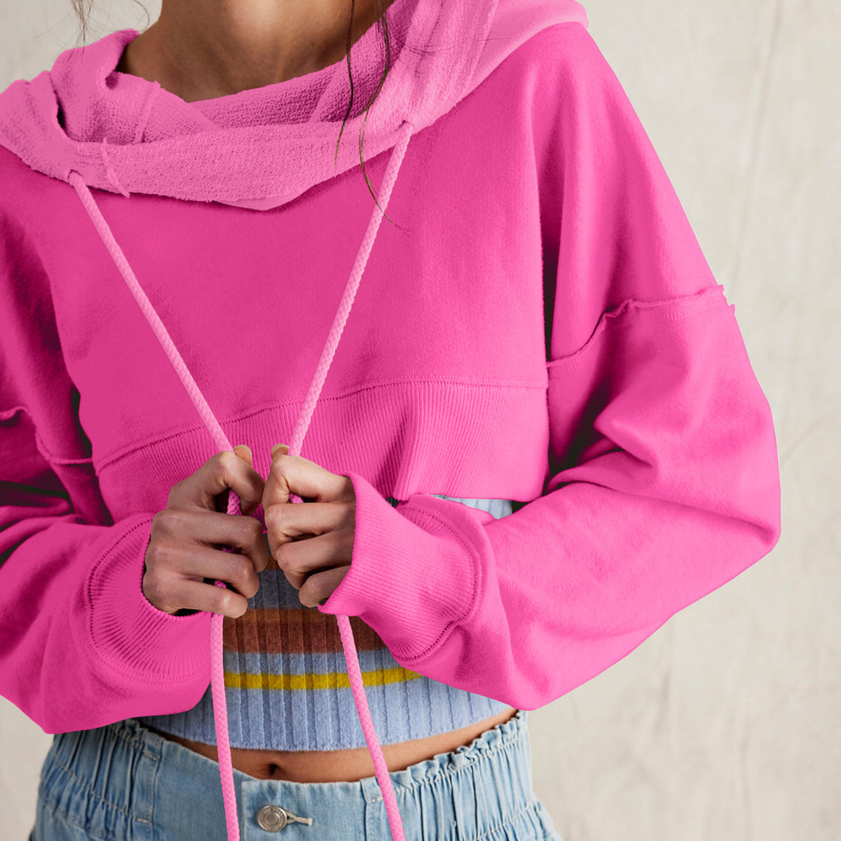 Drapeli Yaka Kısa Kapüşonlu Sweatshirt