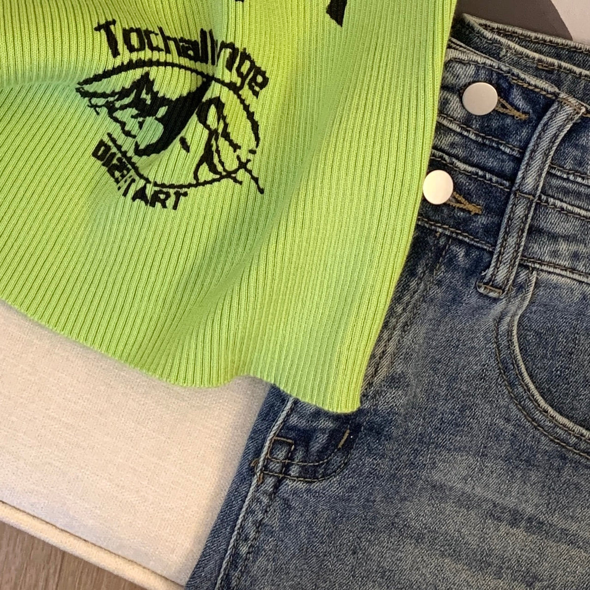 Şık Studlu Monogram Baskılı Atlet
