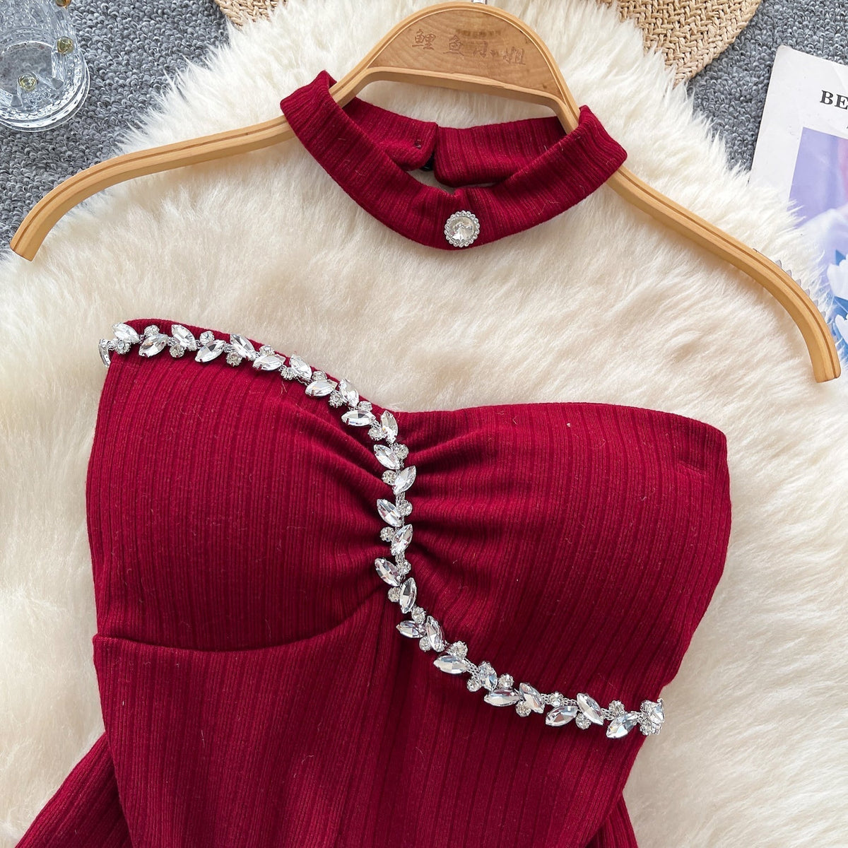 Boncuklu Yastıklı Üst ve Choker