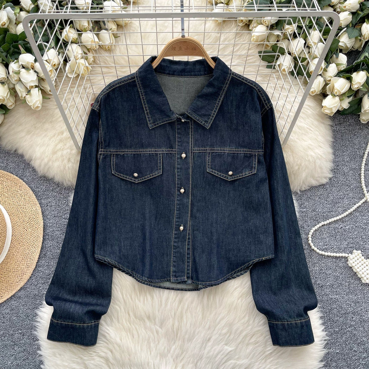 Şık Denim Gömlek ile Örgü Şal