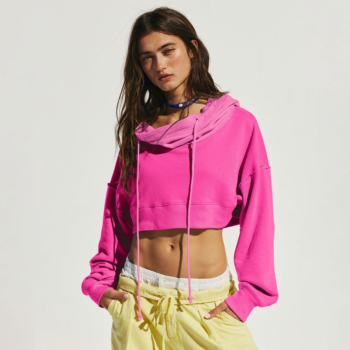 Drapeli Yaka Kısa Kapüşonlu Sweatshirt