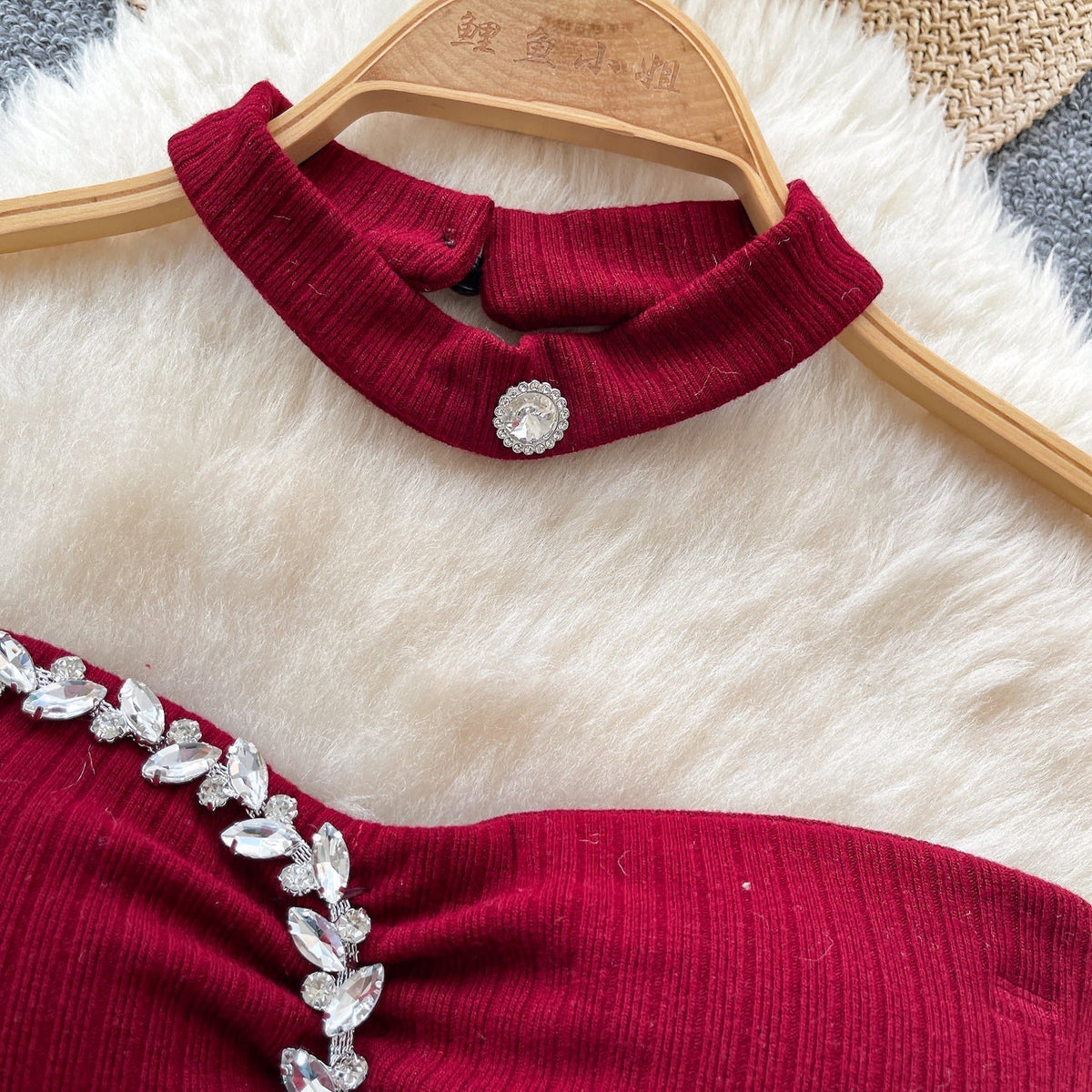Boncuklu Yastıklı Üst ve Choker