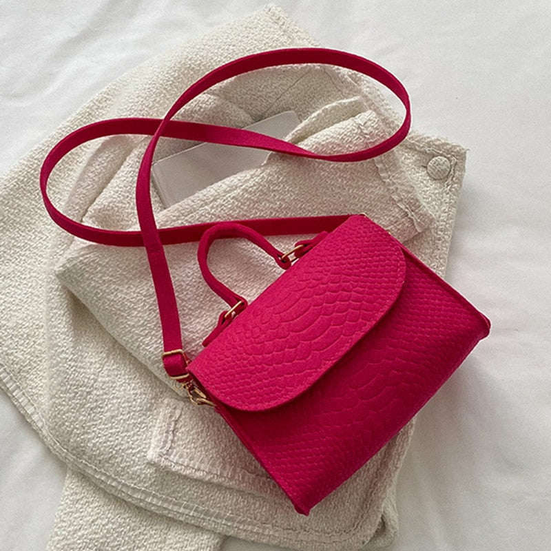 Bellachicha Kadın Keçe Omuz Çantası | Lüks Tasarım Retro El Çantaları | Krokodil Desenli Crossbody Çanta