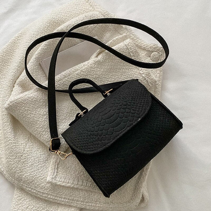 Bellachicha Kadın Keçe Omuz Çantası | Lüks Tasarım Retro El Çantaları | Krokodil Desenli Crossbody Çanta