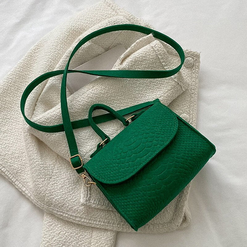 Bellachicha Kadın Keçe Omuz Çantası | Lüks Tasarım Retro El Çantaları | Krokodil Desenli Crossbody Çanta