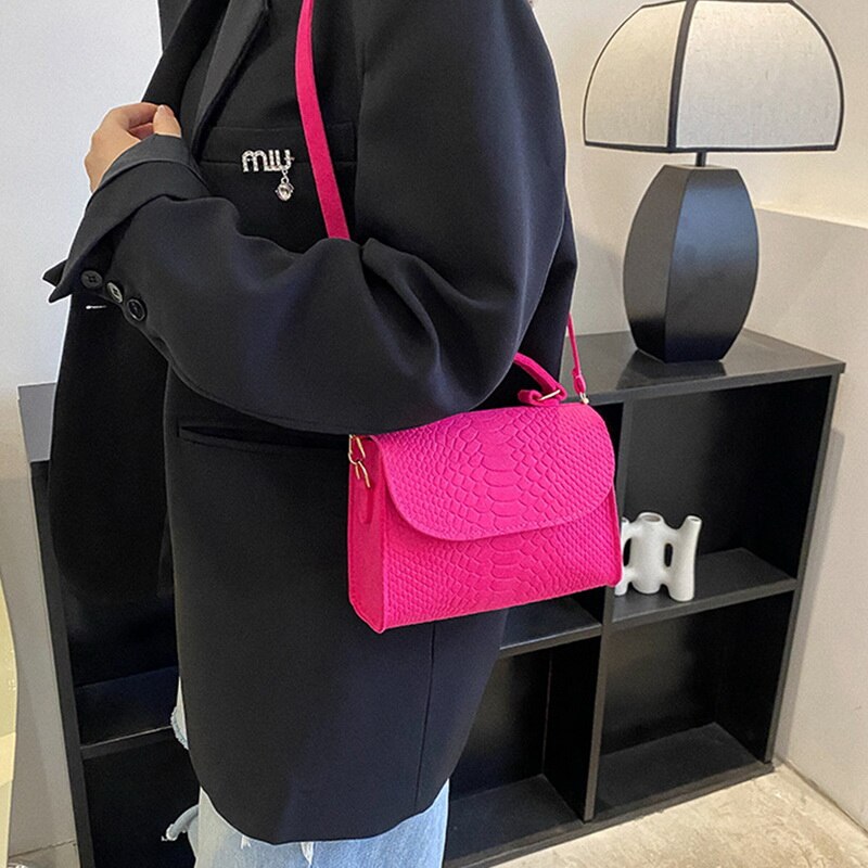 Bellachicha Kadın Keçe Omuz Çantası | Lüks Tasarım Retro El Çantaları | Krokodil Desenli Crossbody Çanta