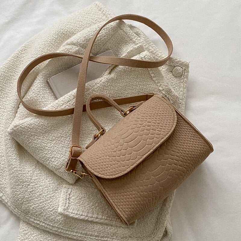 Bellachicha Kadın Keçe Omuz Çantası | Lüks Tasarım Retro El Çantaları | Krokodil Desenli Crossbody Çanta